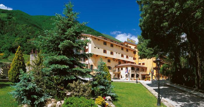 Leo Hotel Leonessa Exterior foto